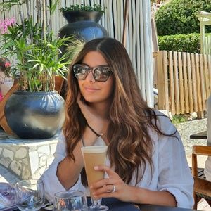 Meet your Posher, Julie